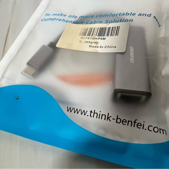 NWT USB to HDMI Converter Cable - Picture 4 of 5